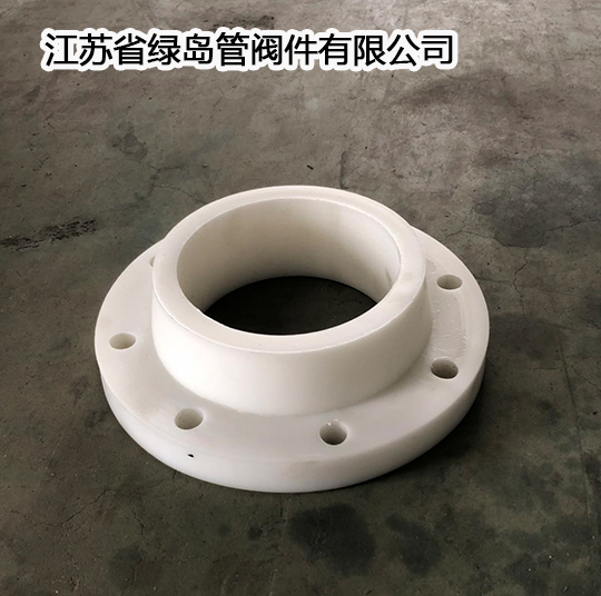 ���i���m